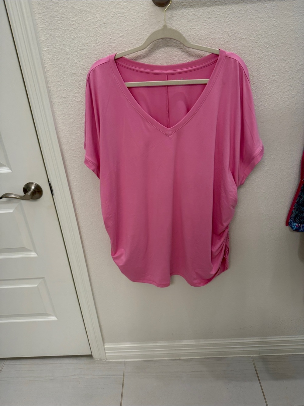 Livi Active V-Neck Short Sleeve Top in Pink